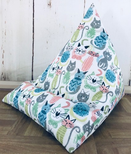 Ipad pillow stand - ,